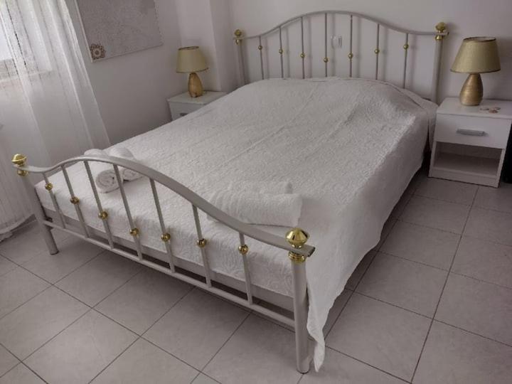 Villa Kadinela, 200M From Kamenjak, Huge Quiet Garden With Barbecue, 2 New Kitchens Премантура Экстерьер фото